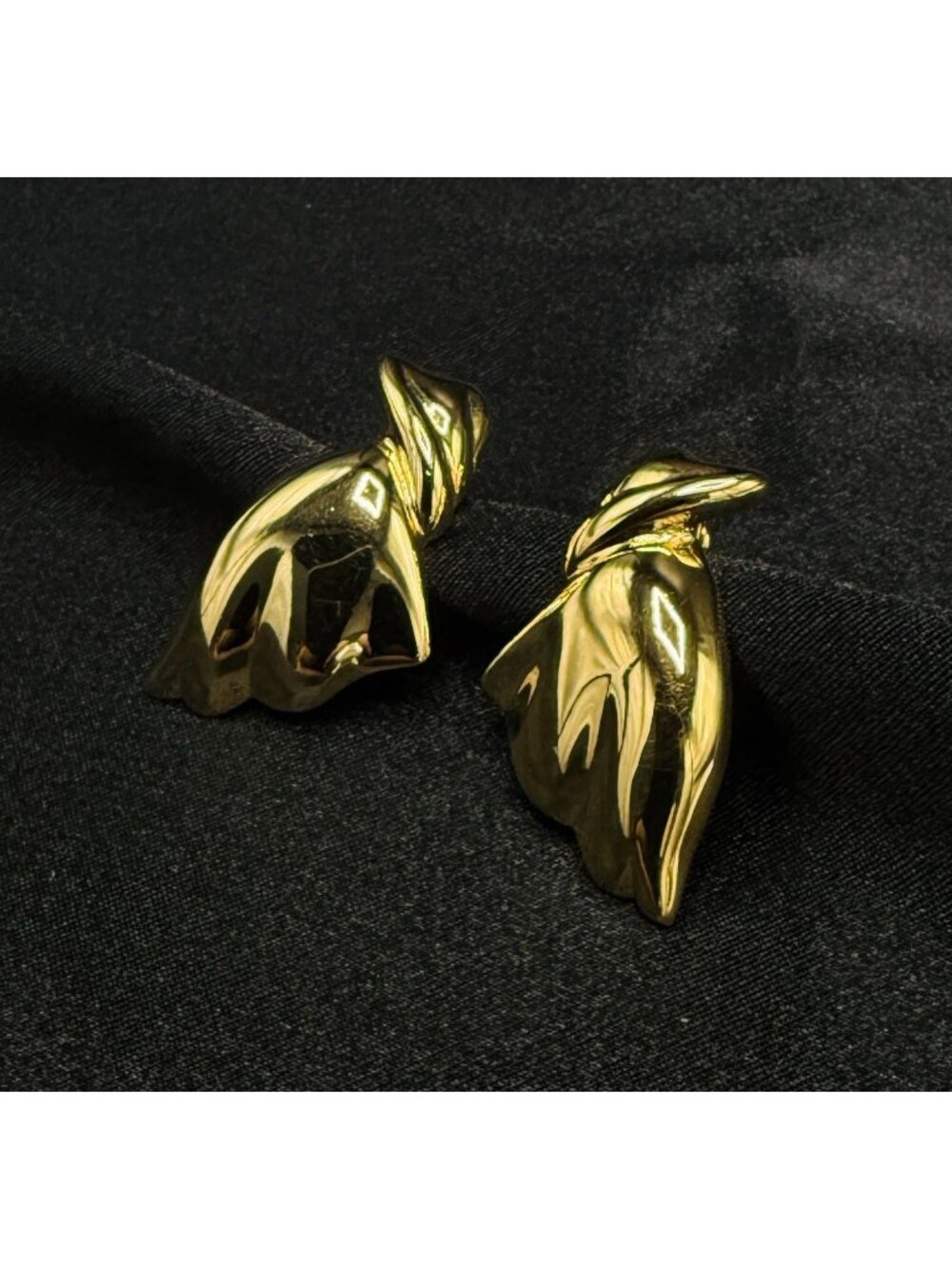 Vintage 1980s Trifari Signed Abstract Gold-Tone Pierced Earrings